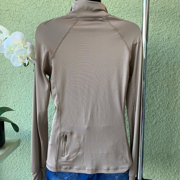 Long Sleeve Top. Zipper front. Med - Picture 4 of 6